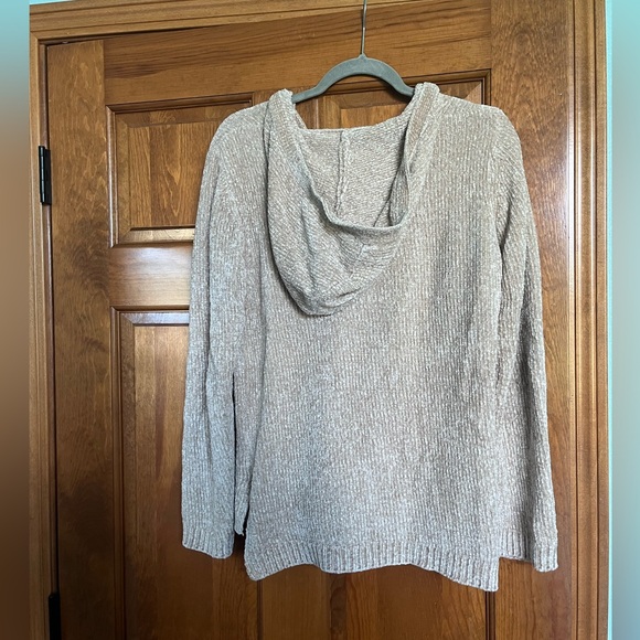 Super soft tan sweater - Picture 2 of 3